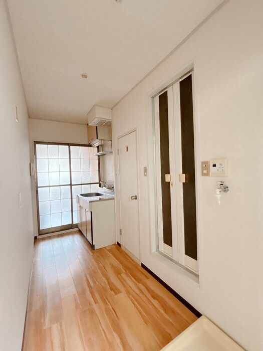 物件内観写真16　(廊下)