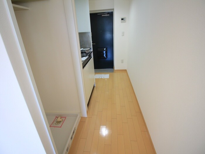 物件内観写真11　(廊下)