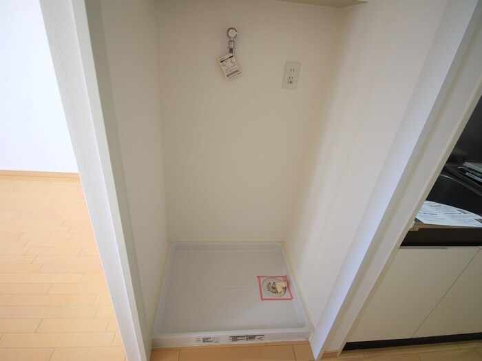 物件内観写真13　(洗濯機置場)