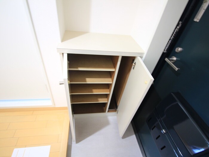 物件内観写真15　(靴箱)