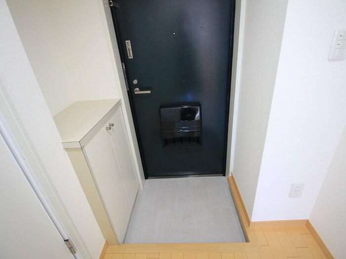 物件内観写真16　(玄関)