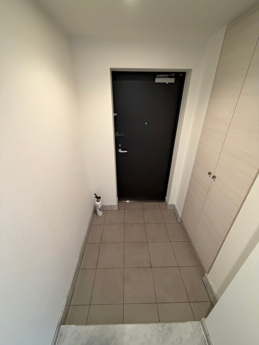 物件内観写真7　(玄関)