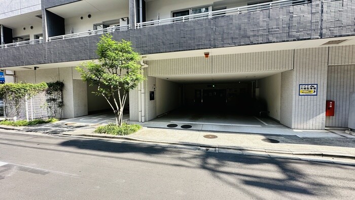 物件外観写真5　(駐車場)