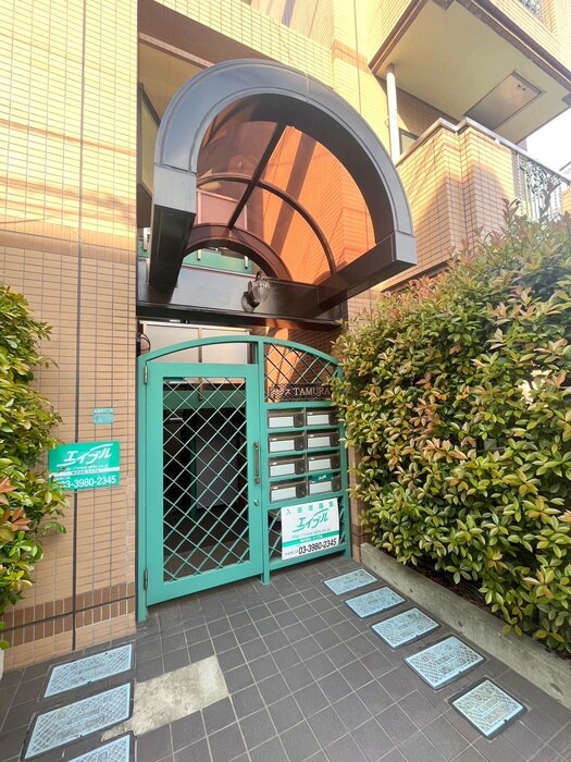 物件外観写真3　(エントランス部分)