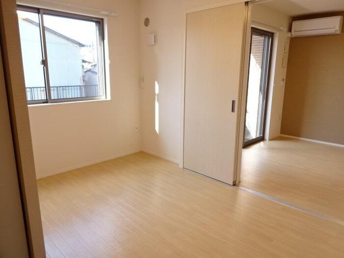 物件内観写真4　(居室)