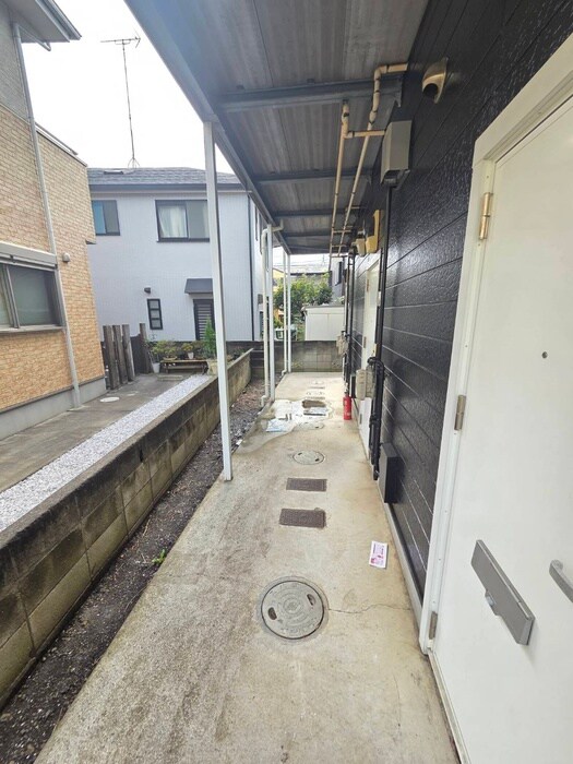 物件外観写真5　(エントランス部分)