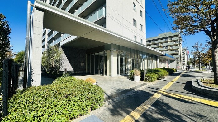 物件外観写真3　(エントランス部分)