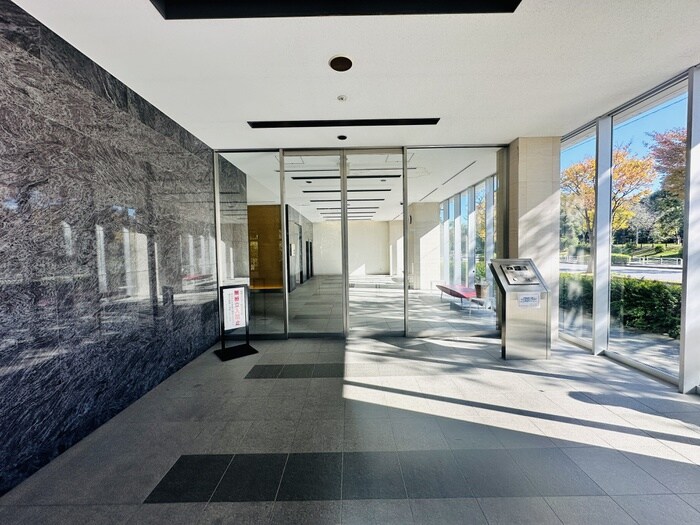 物件外観写真4　(エントランス部分)