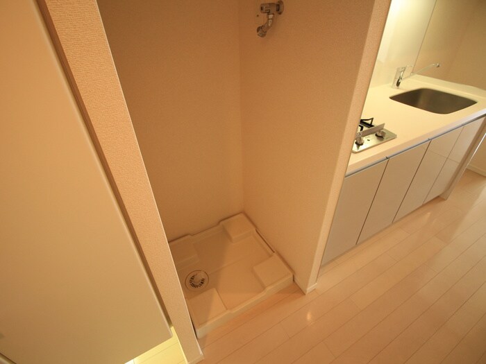 物件内観写真11　(洗濯機置場)