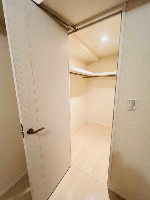 物件内観写真12　(収納)