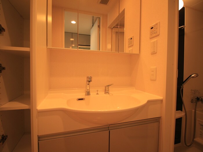 物件内観写真12　(洗面)