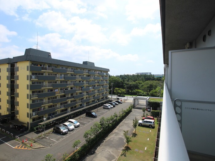 物件内観写真16　(室内からの展望)