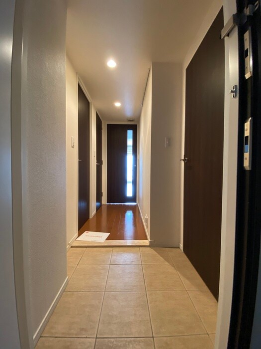 物件内観写真18　(玄関)