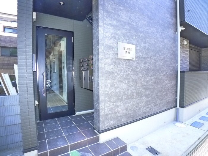 物件外観写真2　(エントランス部分)