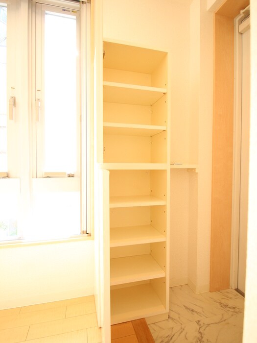 物件内観写真15　(靴箱)