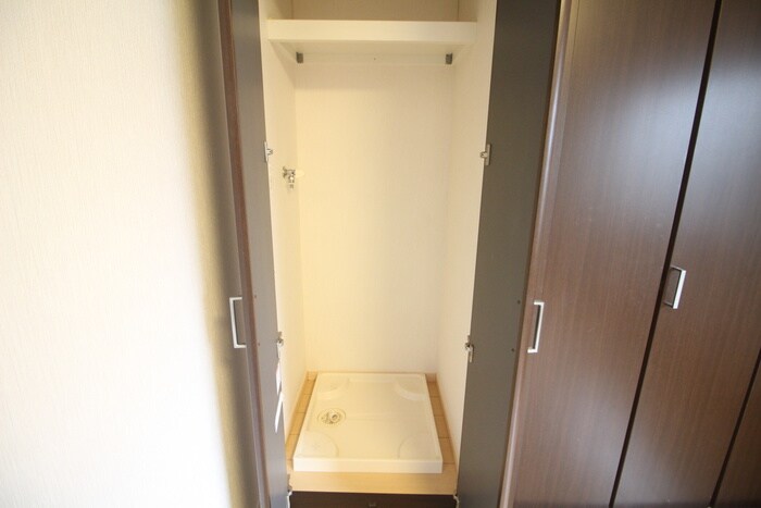 物件内観写真15　(洗濯機置場)