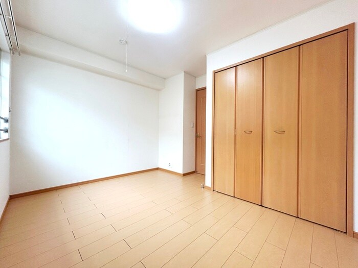 物件内観写真9　(居室)