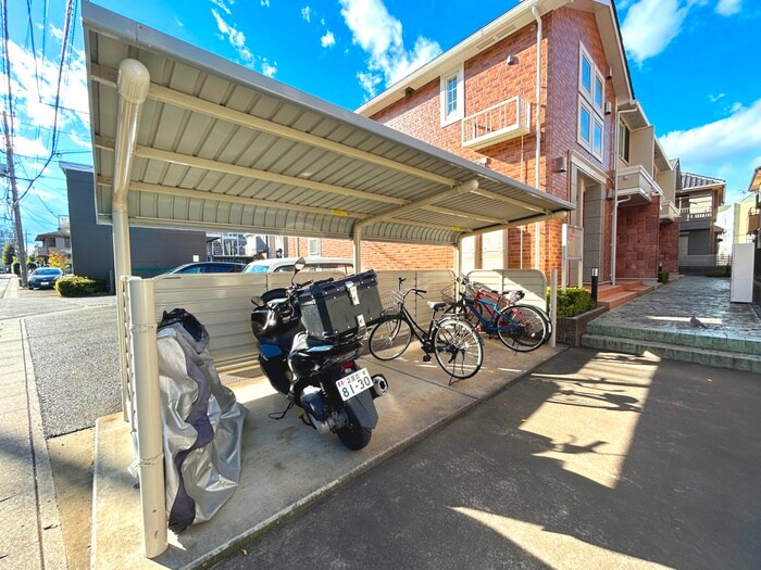 物件外観写真4　(駐輪場)