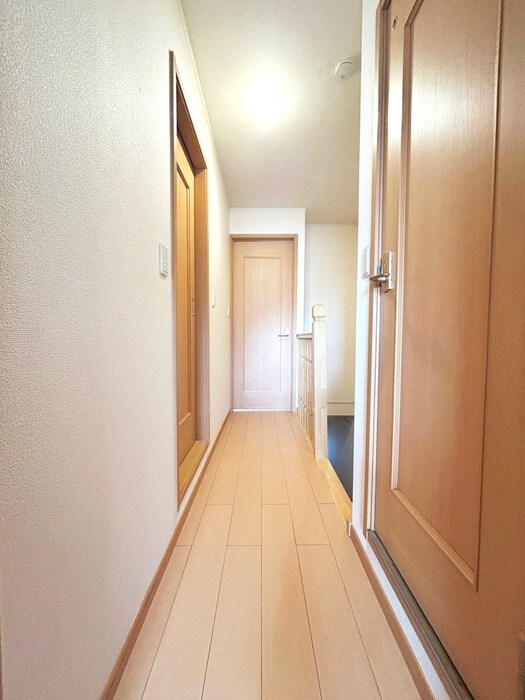 物件内観写真16　(廊下)