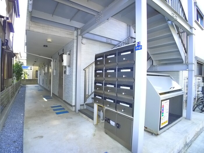 物件外観写真5　(エントランス部分)