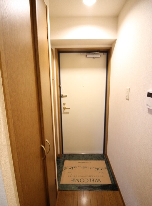 物件内観写真18　(玄関)