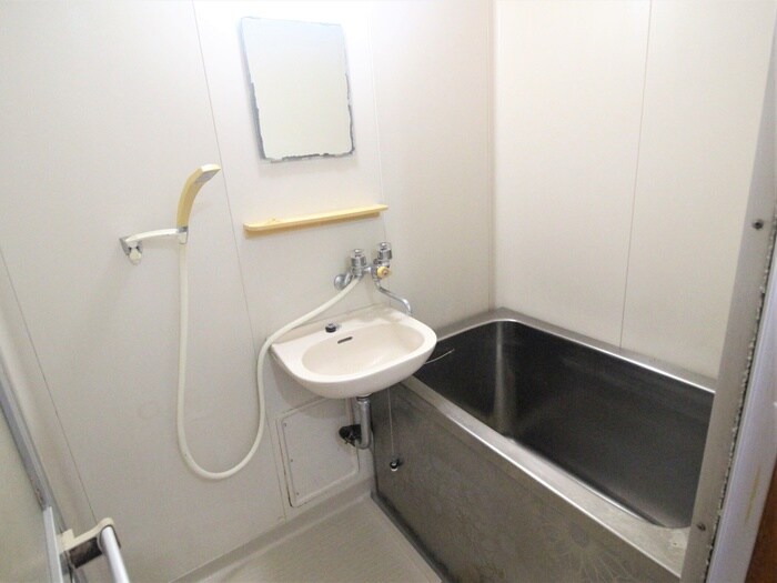 プレジュール関口のバス