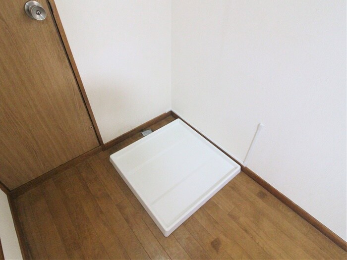 物件内観写真18　(洗濯機置場)