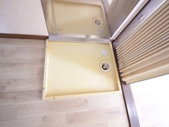 物件内観写真12　(洗濯機置場)