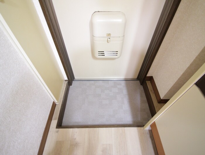 物件内観写真16　(玄関)