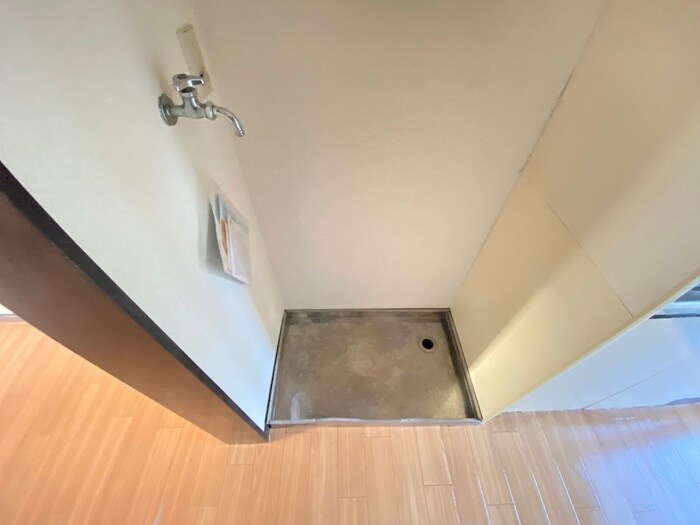 物件内観写真12　(洗濯機置場)