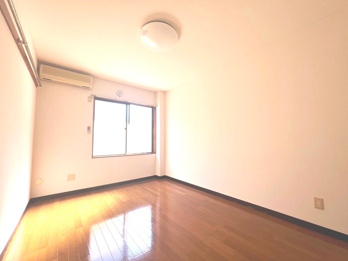 物件内観写真10　(居室)