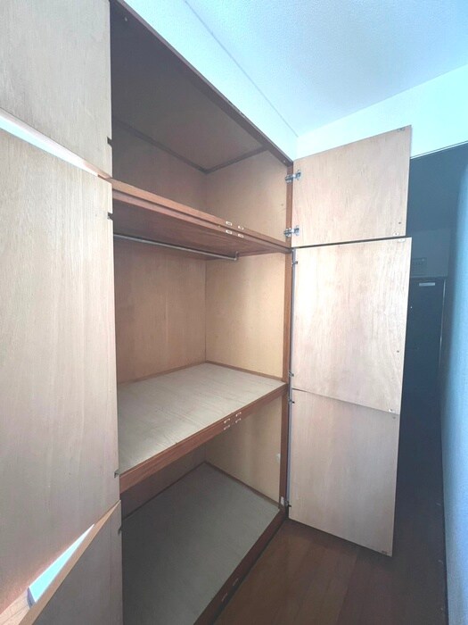 物件内観写真13　(収納)