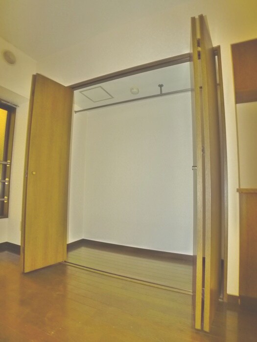 物件内観写真11　(収納)