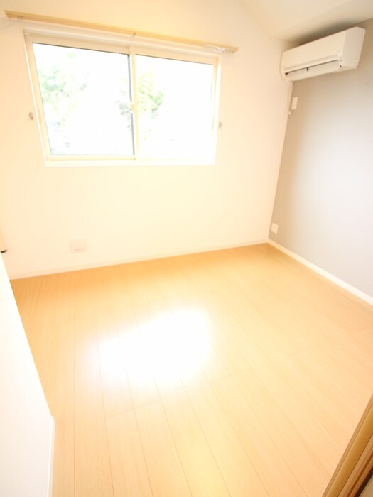 物件内観写真4　(居室)