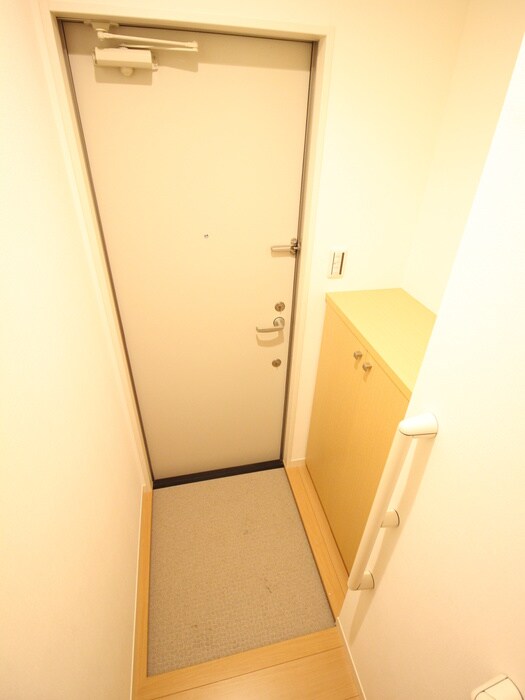物件内観写真14　(玄関)
