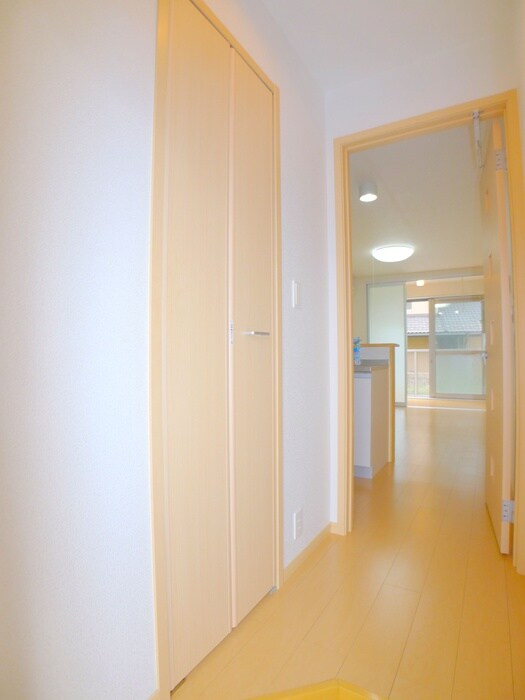 物件内観写真17　(廊下)