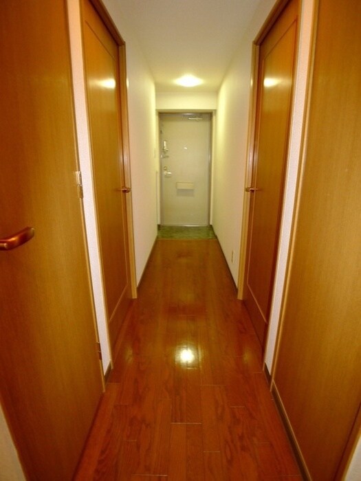物件内観写真8　(廊下)
