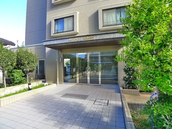 物件外観写真5　(エントランス部分)