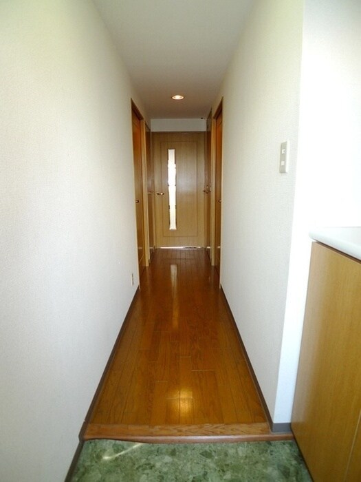 物件内観写真9　(玄関)