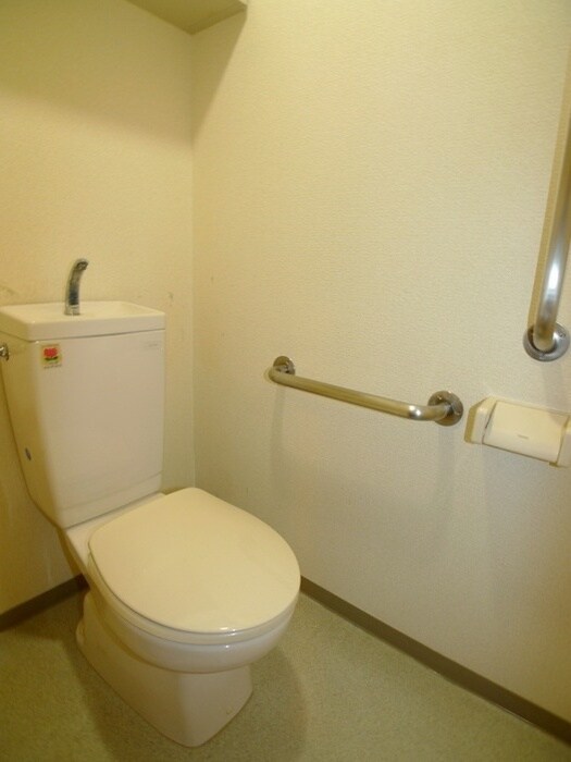 物件内観写真14　(トイレ)