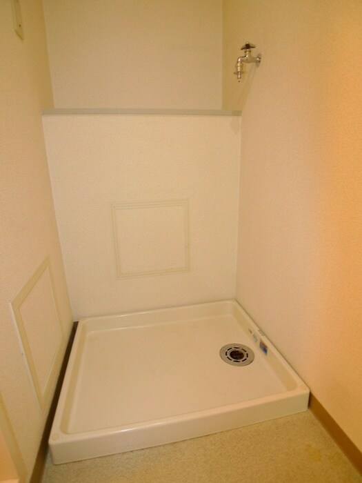 物件内観写真20　(洗濯機置場)