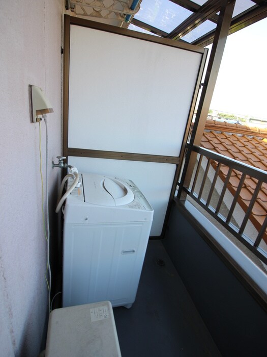 物件内観写真10　(洗濯機置場)