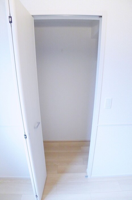 物件内観写真11　(収納)