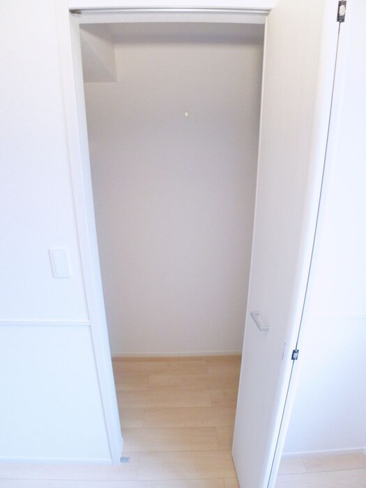 物件内観写真11　(収納)