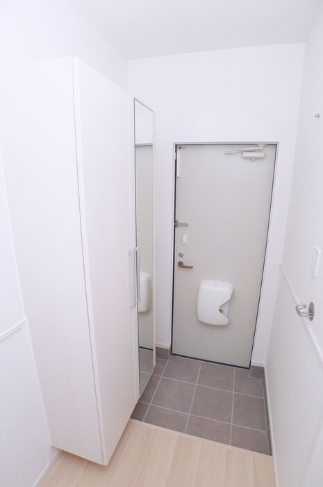 物件内観写真16　(玄関)