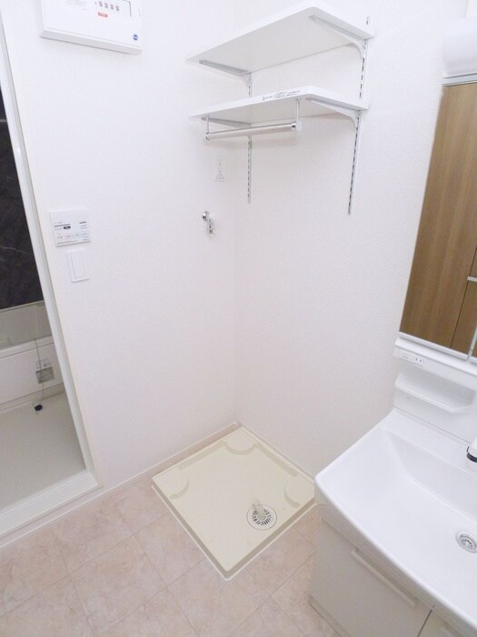 物件内観写真18　(洗濯機置場)