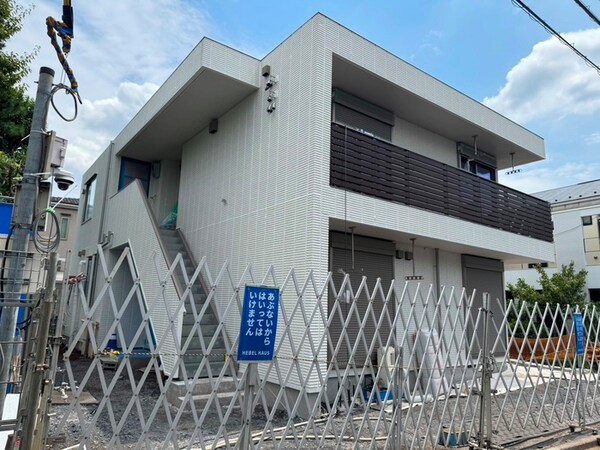 建築中