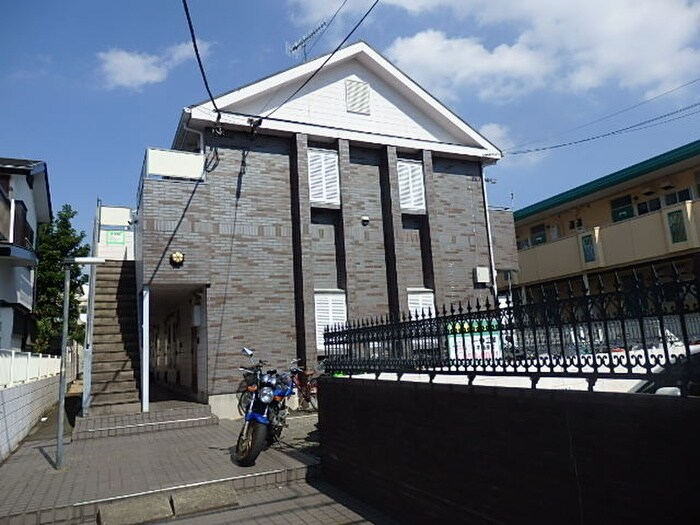 物件外観写真2　(エントランス部分)