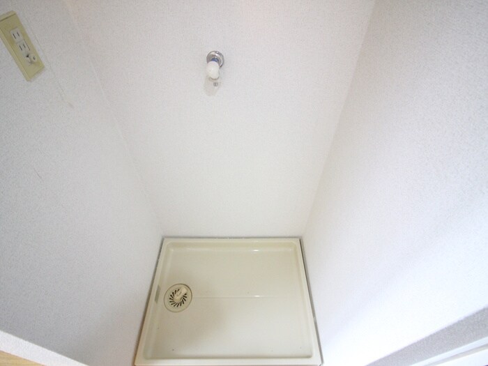 物件内観写真18　(洗濯機置場)