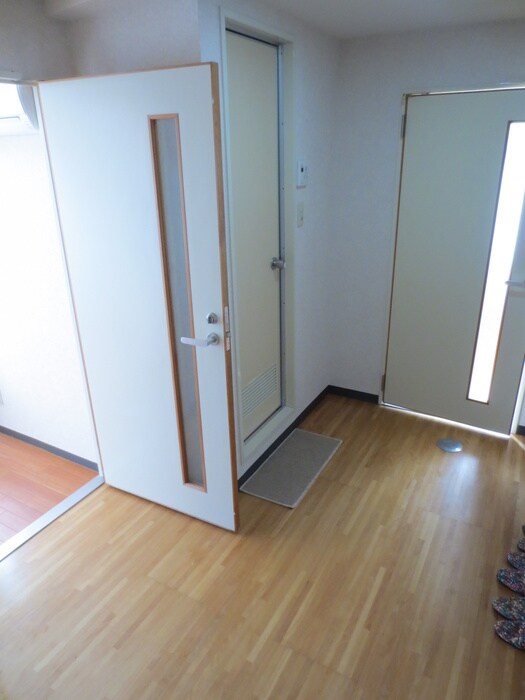 物件内観写真11　(廊下)